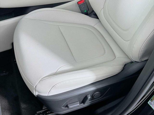 new 2025 Hyundai TUCSON Hybrid car, priced at $37,057
