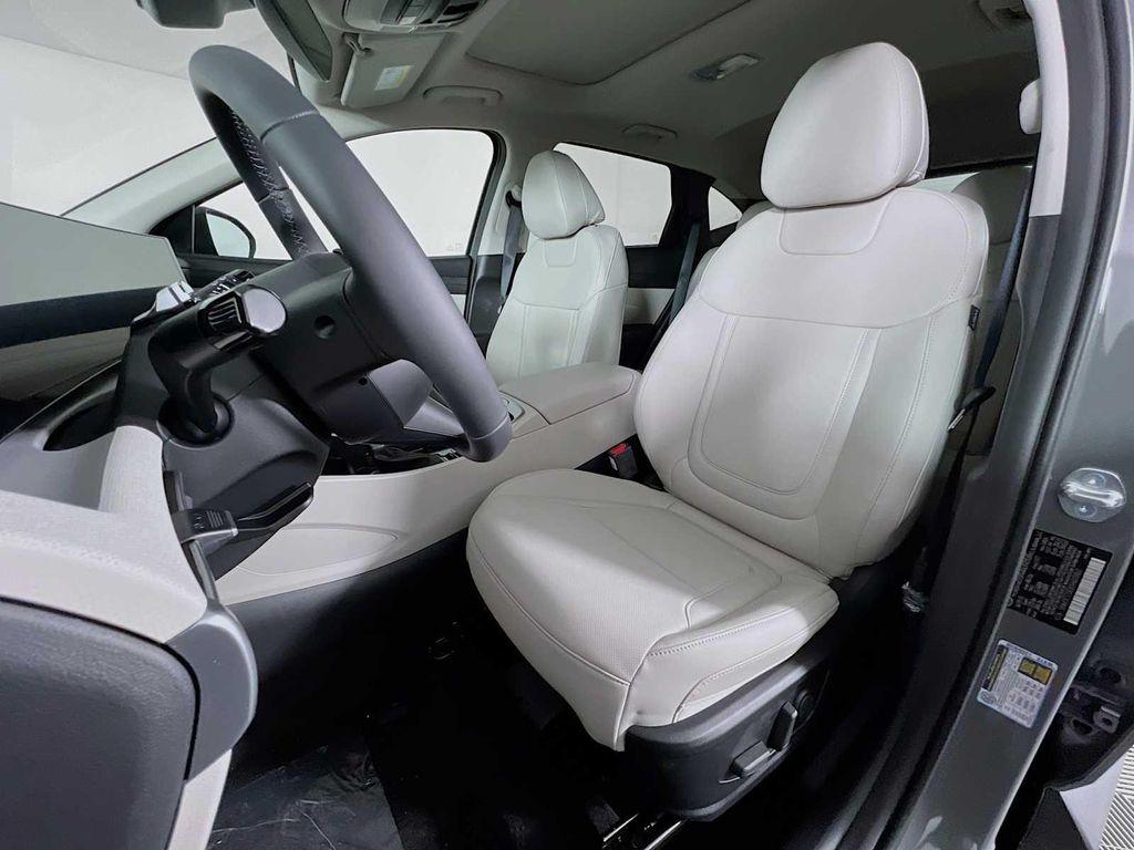 new 2025 Hyundai Tucson car, priced at $34,195