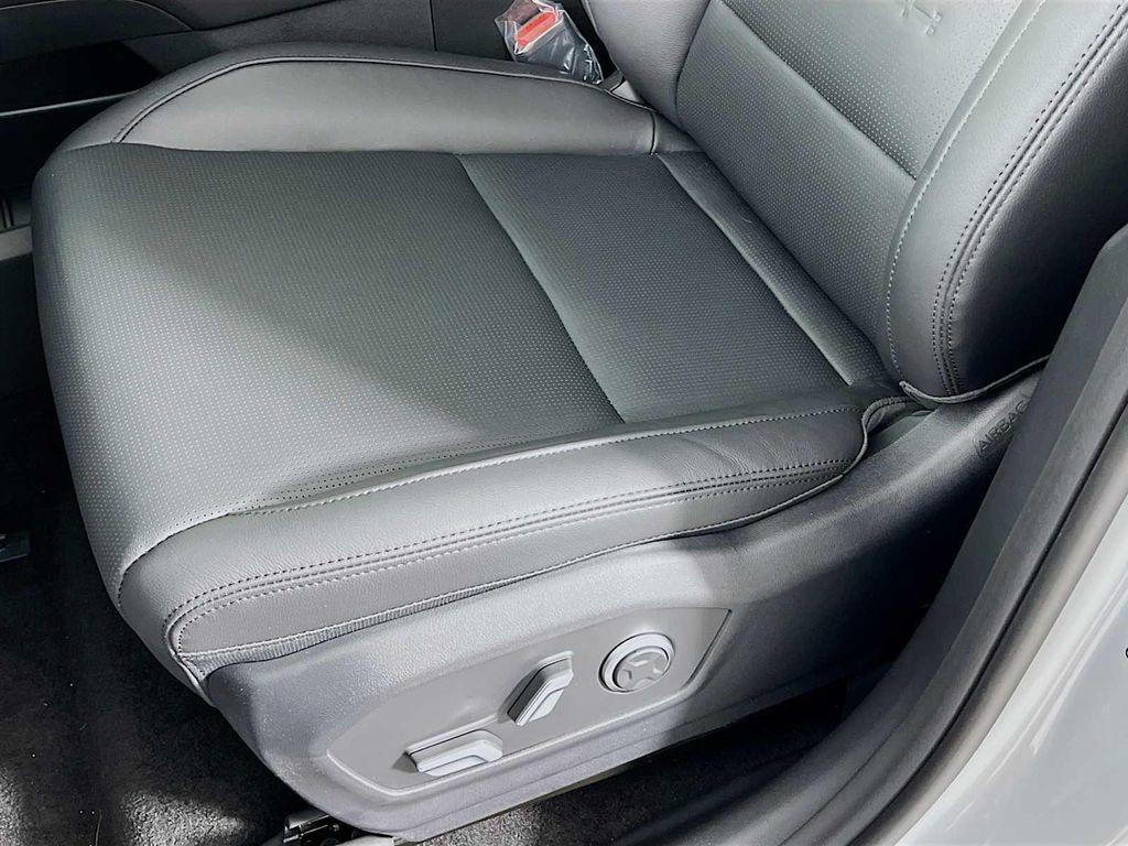 new 2025 Hyundai Santa Fe car, priced at $45,106