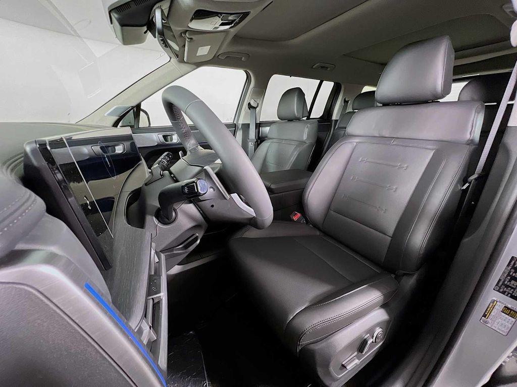 new 2025 Hyundai Santa Fe car, priced at $45,106