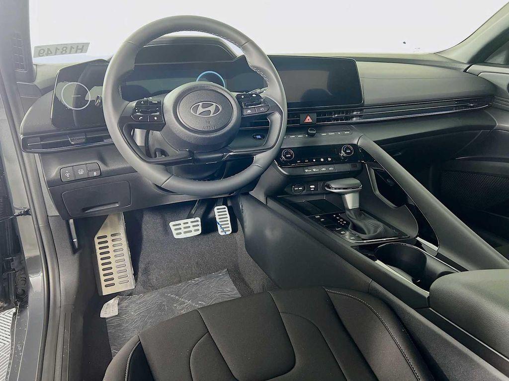 new 2025 Hyundai Elantra car, priced at $27,842