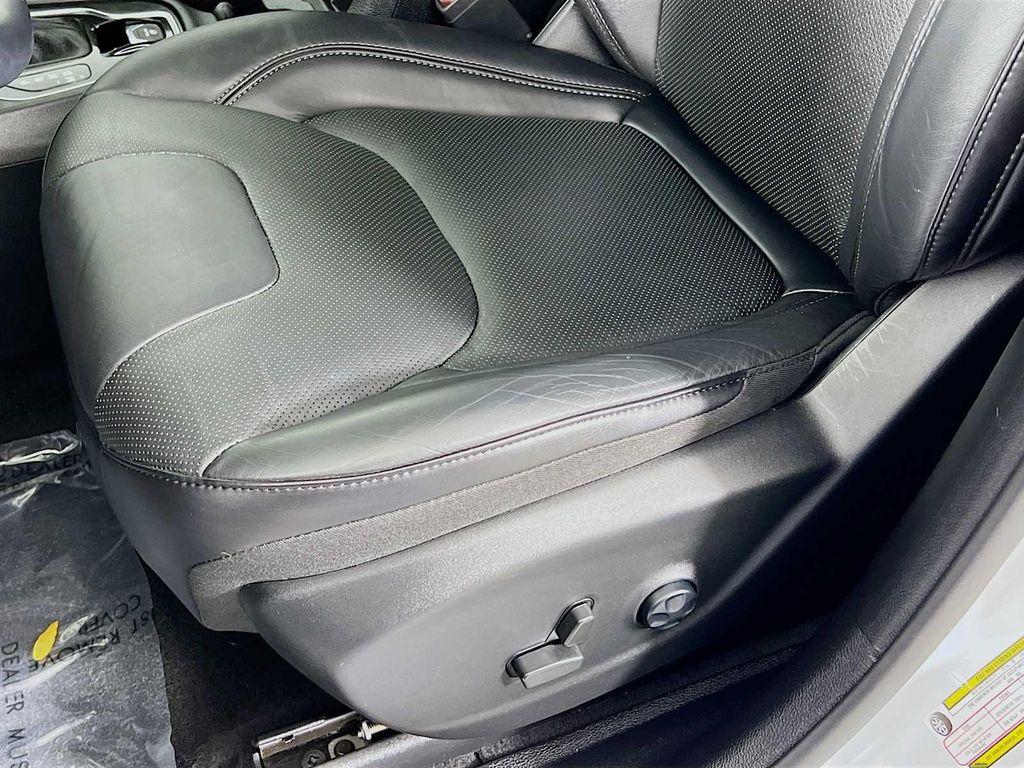 used 2021 Jeep Cherokee car, priced at $21,491