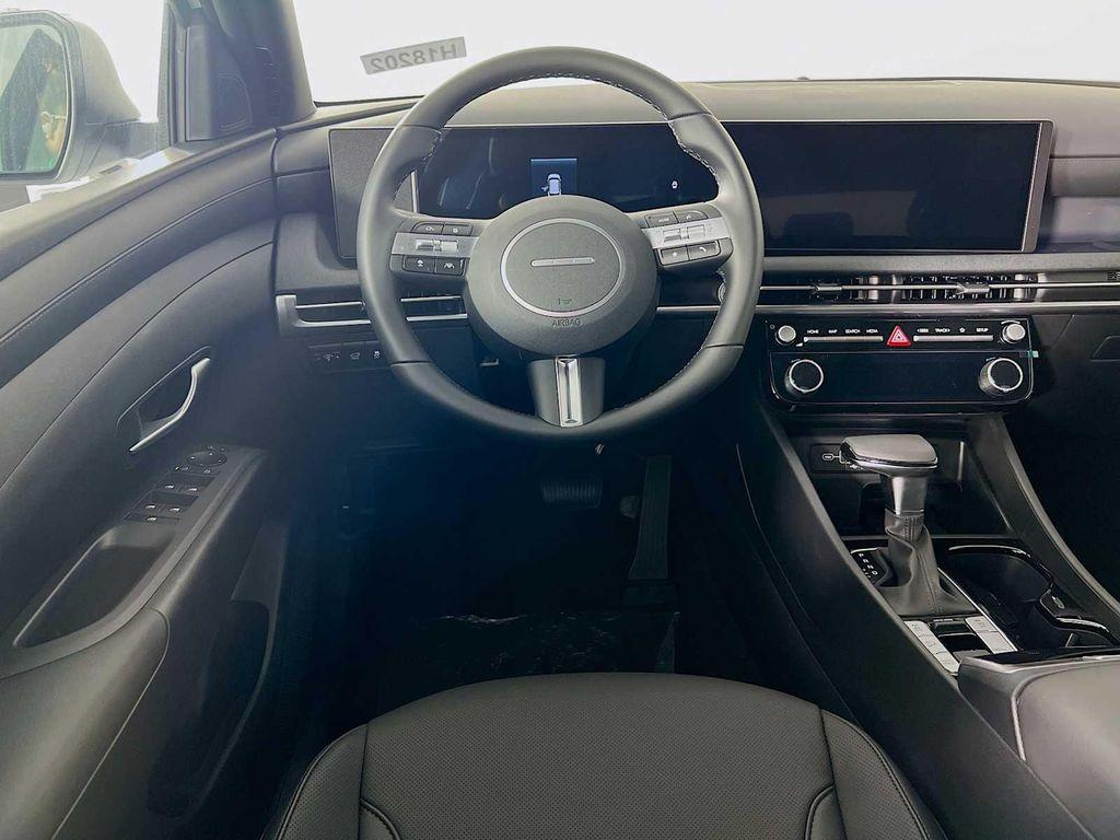 new 2025 Hyundai Tucson car, priced at $34,010