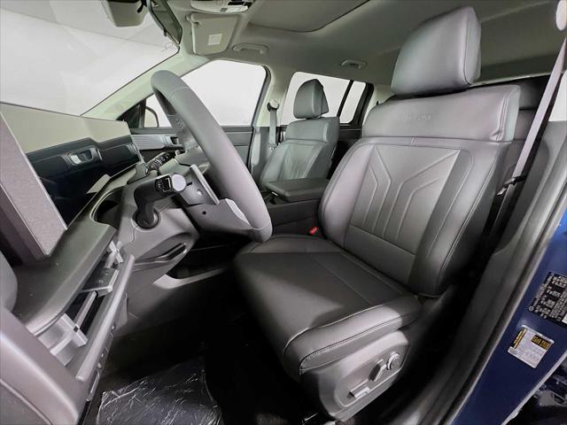new 2025 Hyundai Santa Fe car, priced at $40,322