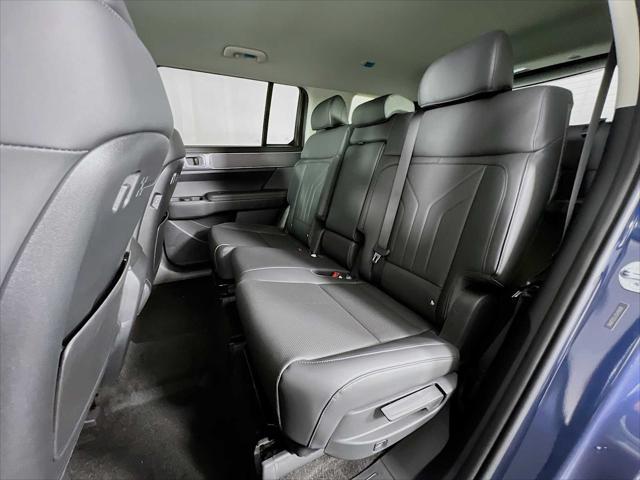 new 2025 Hyundai Santa Fe car, priced at $40,322