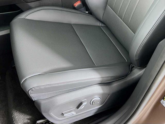 new 2025 Hyundai Santa Fe car, priced at $42,136
