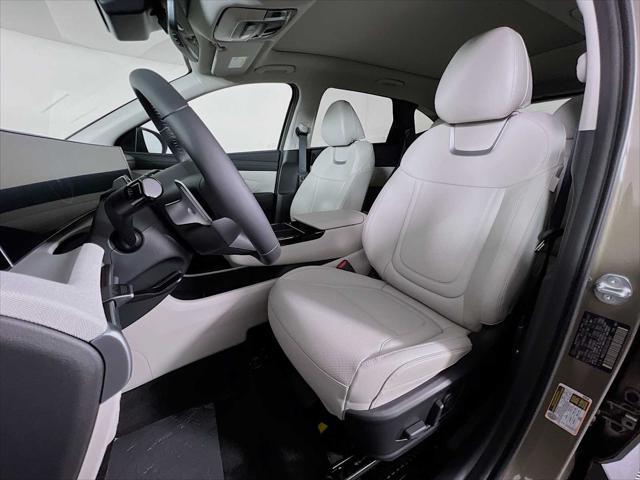 new 2025 Hyundai TUCSON Hybrid car, priced at $41,180