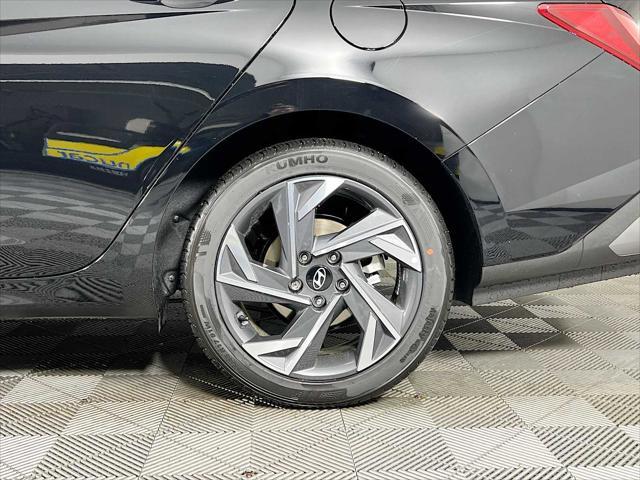 new 2025 Hyundai Elantra car, priced at $24,433