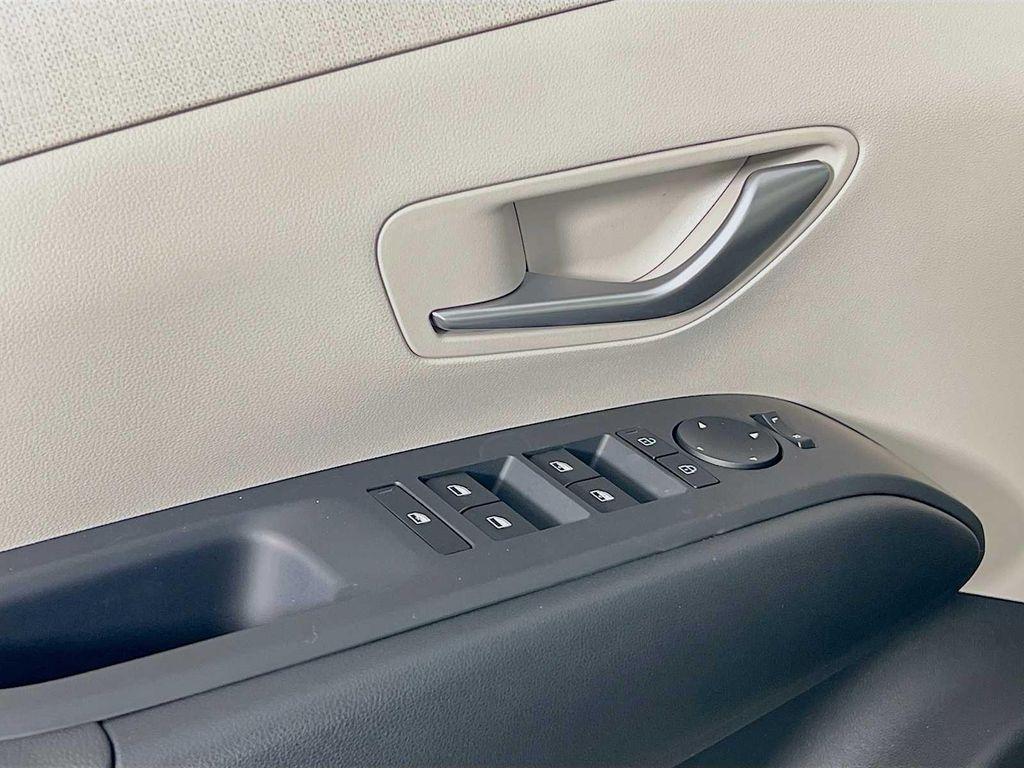 new 2025 Hyundai TUCSON Hybrid car, priced at $38,725