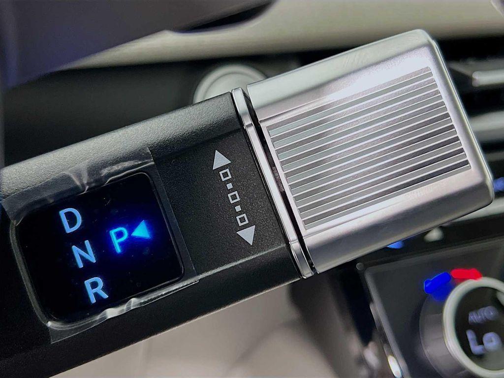 new 2025 Hyundai TUCSON Hybrid car, priced at $38,725