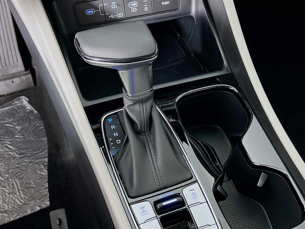 new 2025 Hyundai Tucson car, priced at $33,970