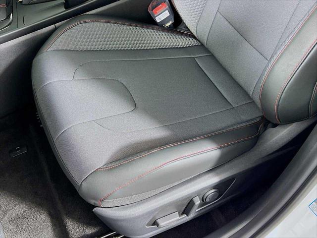 new 2025 Hyundai Elantra car, priced at $29,572