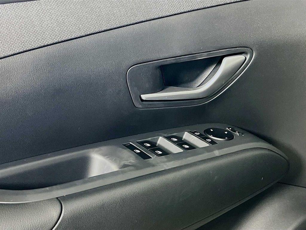 new 2025 Hyundai TUCSON Hybrid car, priced at $36,719