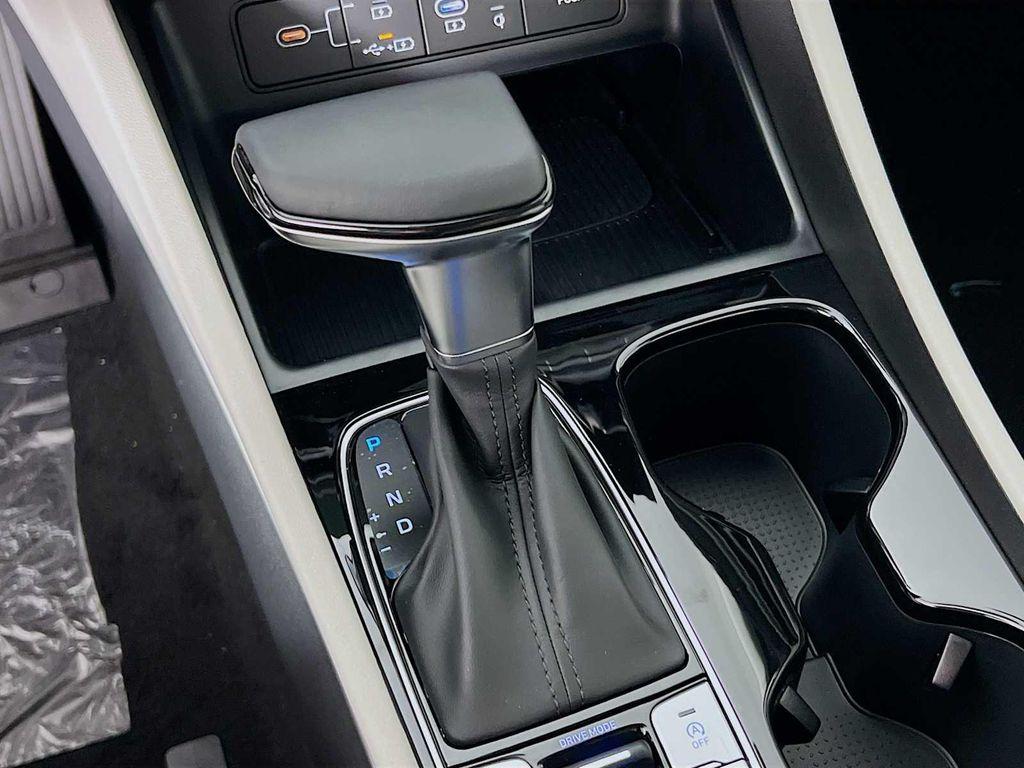 new 2025 Hyundai Tucson car, priced at $34,195
