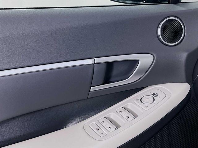 new 2025 Hyundai Sonata Hybrid car, priced at $31,851