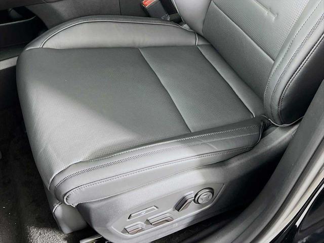 new 2025 Hyundai SANTA FE HEV car, priced at $50,285