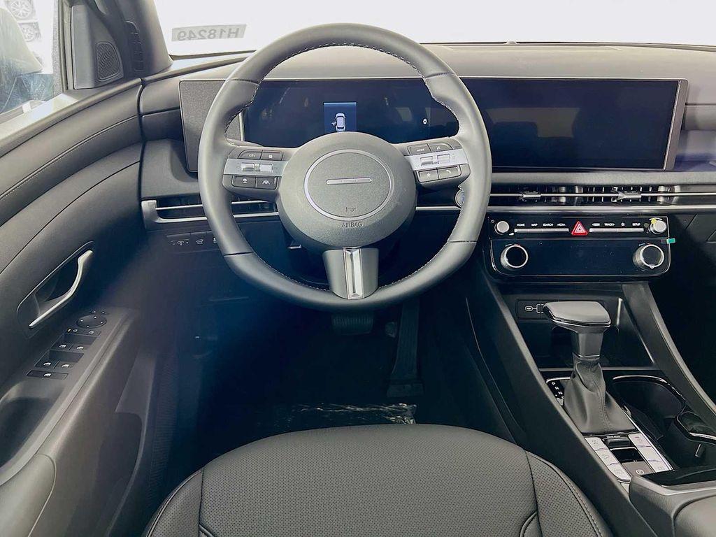 new 2025 Hyundai Tucson car, priced at $34,195