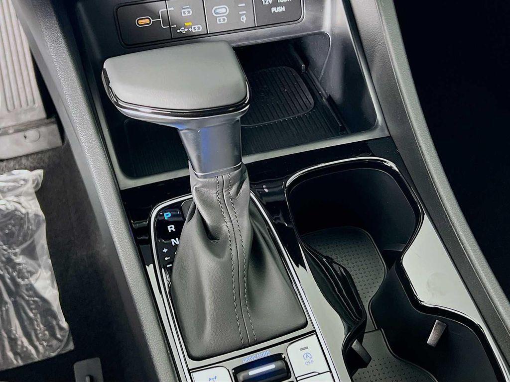 new 2025 Hyundai Tucson car, priced at $34,195