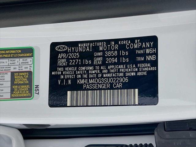 new 2025 Hyundai Elantra car, priced at $25,540
