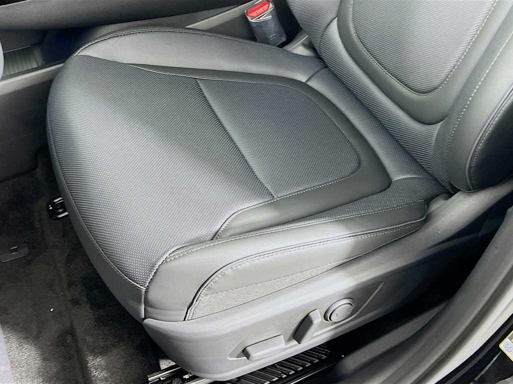 new 2025 Hyundai TUCSON Hybrid car, priced at $43,570