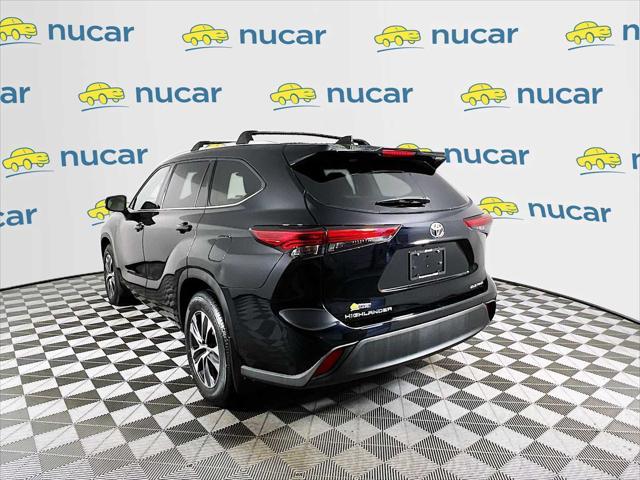 used 2022 Toyota Highlander car, priced at $38,491
