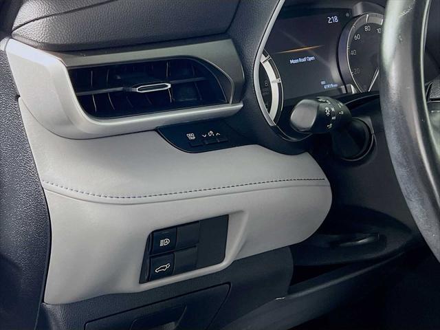 used 2022 Toyota Highlander car, priced at $38,491
