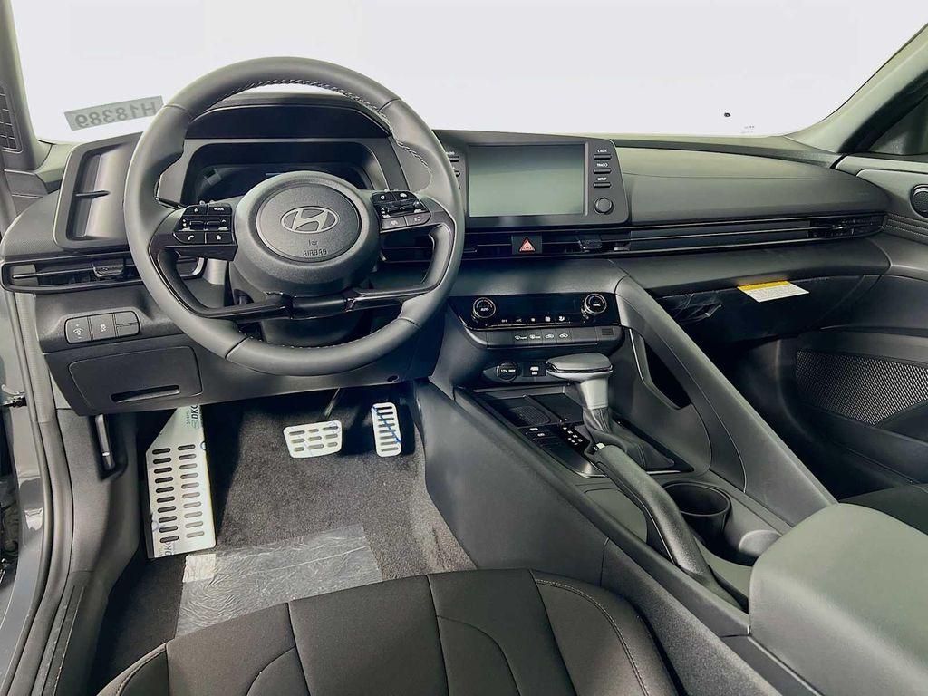 new 2025 Hyundai Elantra car, priced at $23,423