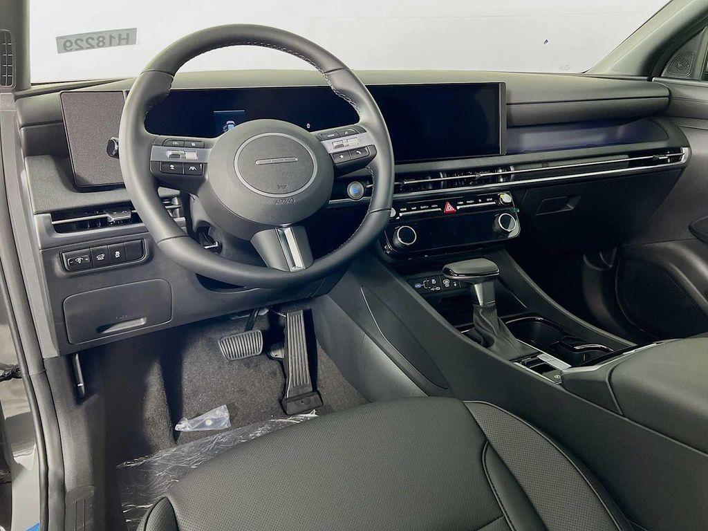 new 2025 Hyundai Tucson car, priced at $34,100