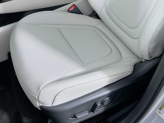 new 2025 Hyundai TUCSON Hybrid car, priced at $40,845