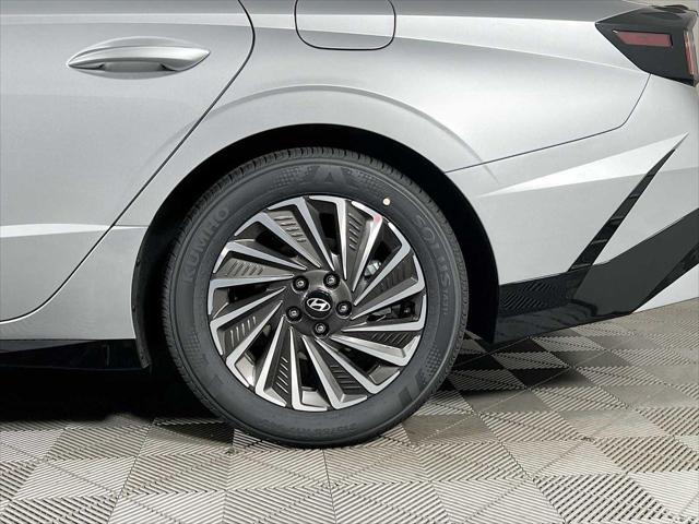 new 2025 Hyundai Sonata Hybrid car, priced at $31,851