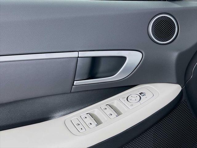 new 2025 Hyundai Sonata Hybrid car, priced at $31,851
