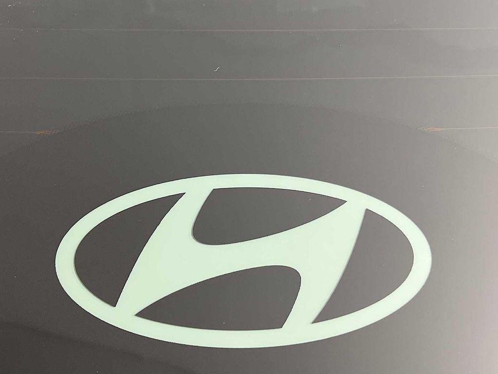 new 2025 Hyundai TUCSON Hybrid car, priced at $38,725