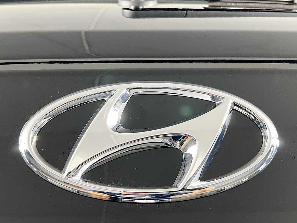 new 2025 Hyundai Venue car, priced at $22,589