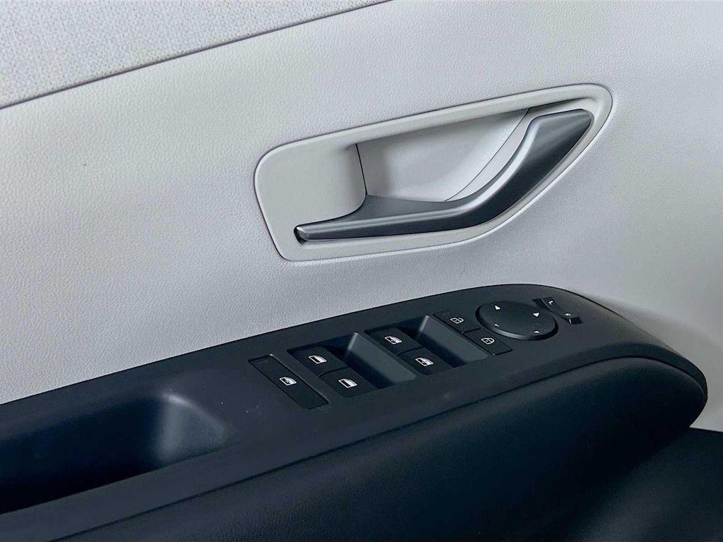 new 2025 Hyundai TUCSON Hybrid car, priced at $39,225
