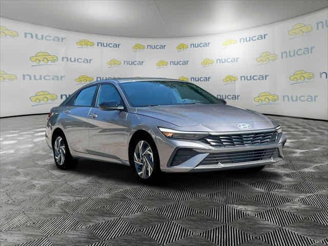 new 2025 Hyundai Elantra car, priced at $24,075