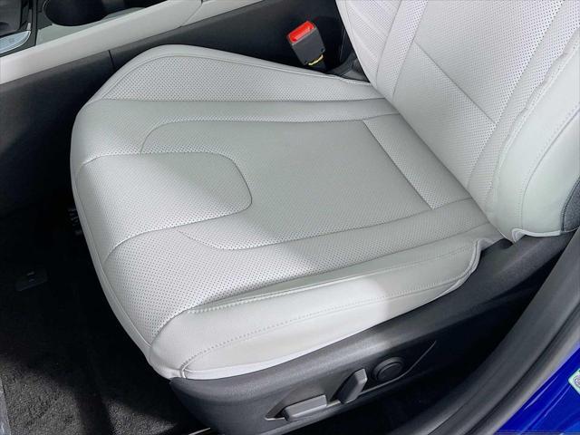 new 2025 Hyundai Elantra car, priced at $27,043