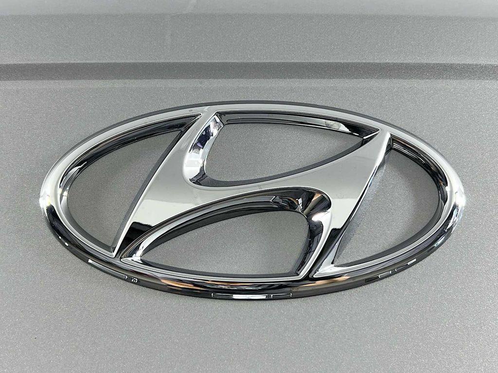 new 2025 Hyundai Venue car, priced at $21,347