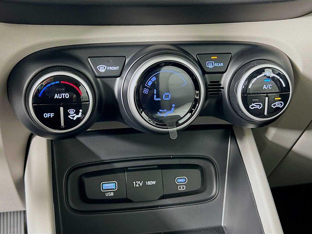 new 2025 Hyundai Venue car, priced at $21,347