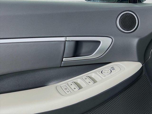 new 2025 Hyundai Sonata Hybrid car, priced at $31,685