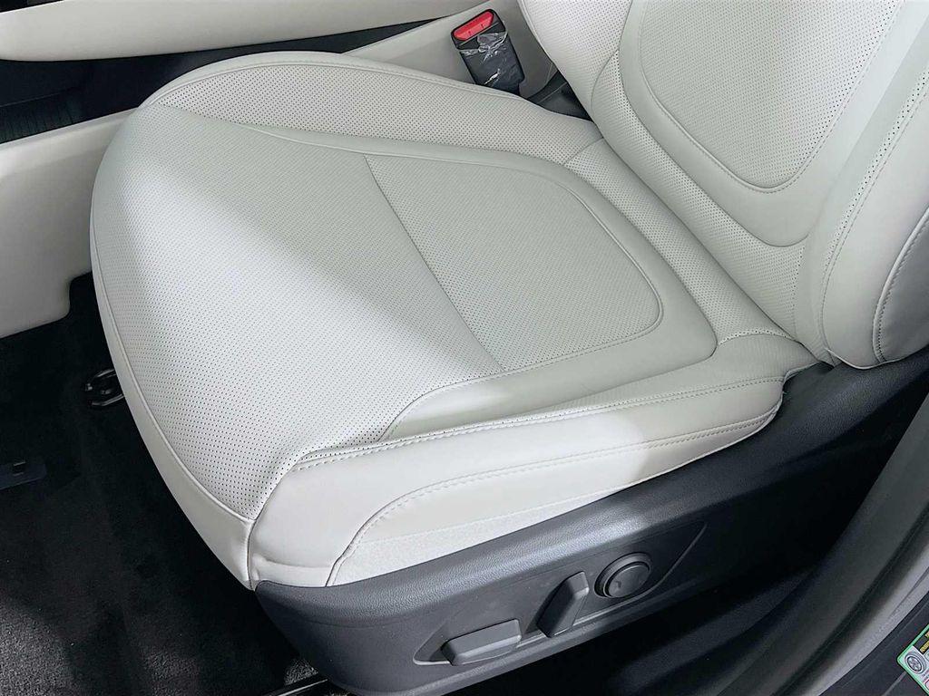 new 2025 Hyundai TUCSON Hybrid car, priced at $38,725