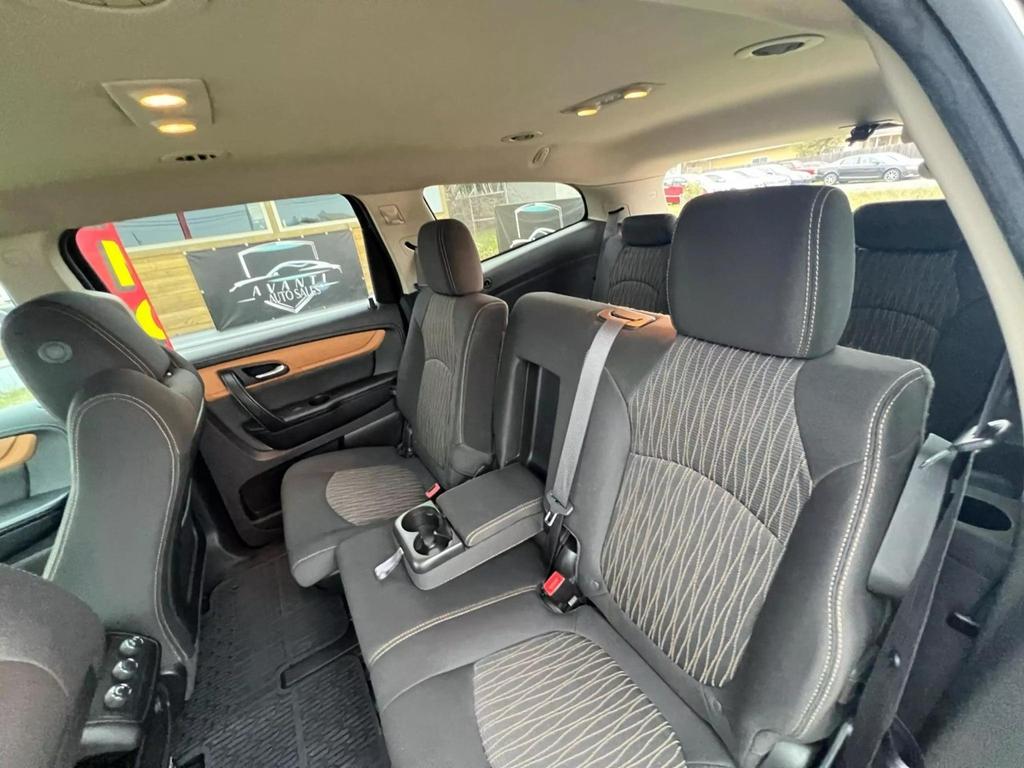 used 2014 Chevrolet Traverse car, priced at $7,900