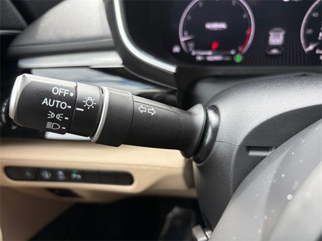 used 2023 Acura MDX car, priced at $39,997