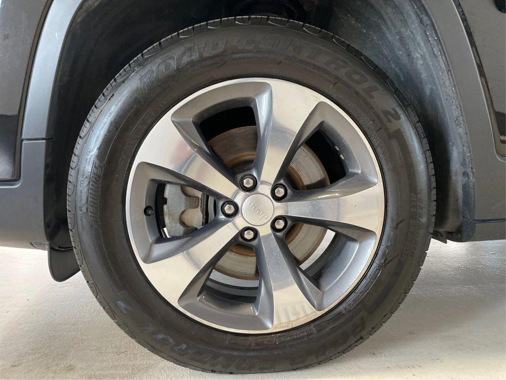 used 2019 Jeep Cherokee car, priced at $15,990