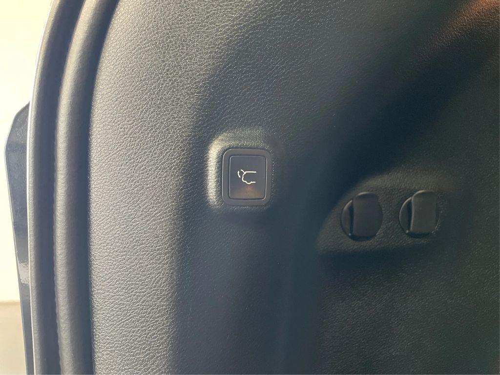 used 2019 Jeep Cherokee car, priced at $15,990