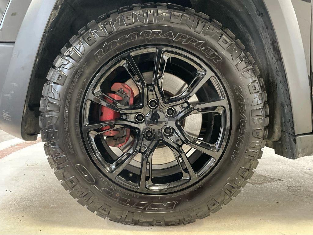 used 2017 Jeep Cherokee car, priced at $9,990