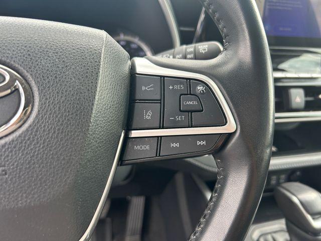 used 2023 Toyota Highlander car, priced at $35,495