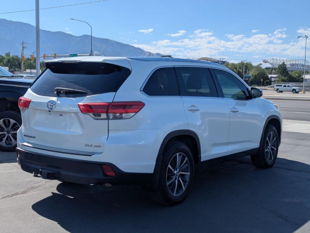 used 2019 Toyota Highlander car, priced at $27,488
