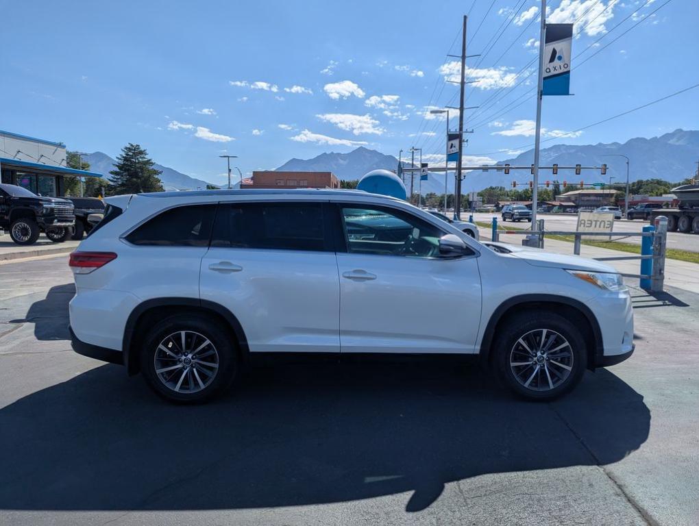 used 2019 Toyota Highlander car, priced at $27,488