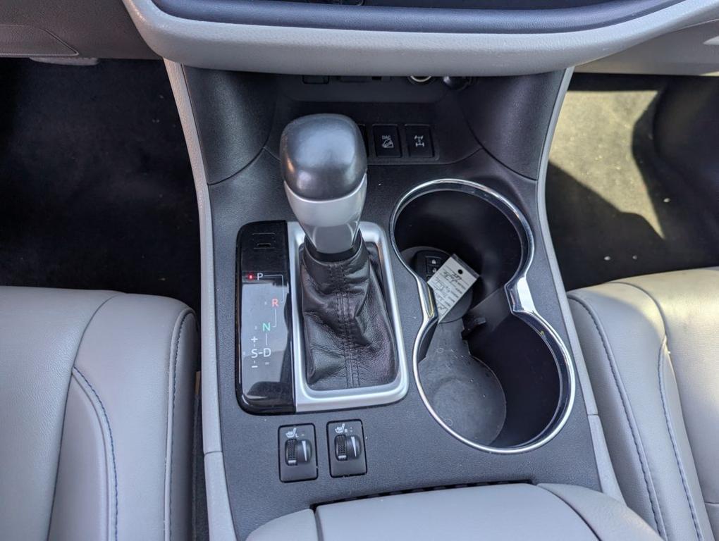 used 2019 Toyota Highlander car, priced at $27,488