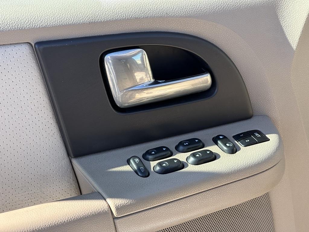 used 2003 Ford Expedition car, priced at $5,750